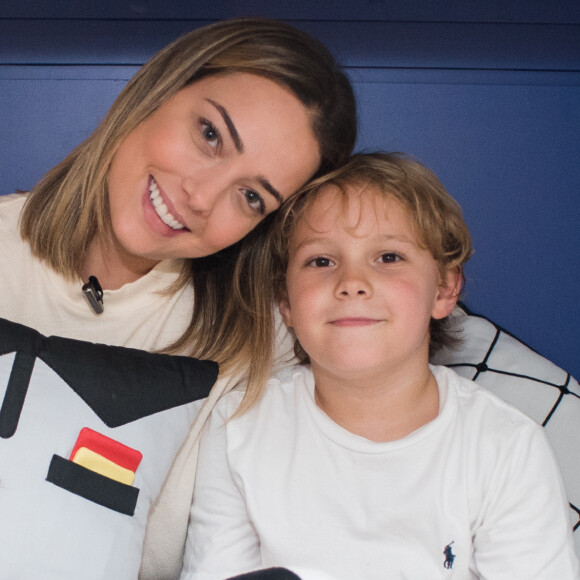 Filho de Neymar e Carol Dantas, Davi Lucca tem ótima sintonia com o irmão, Valentin, de 17 dias