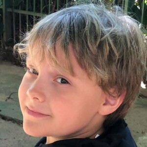Filho de Neymar e Carol Dantas, Davi Lucca encantou ao ninar o irmão, Valentin, nascido em 14 de setembro de 2019