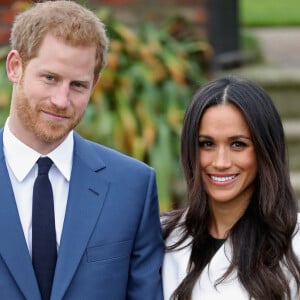 Príncipe Harry saiu em defesa da mulher, Meghan Markle, após imprensa britânica ter divulgado carta dela ao pai: 'Campanha implacável que se intensificou ao longo do ano passado, durante a gravidez e ao criar nosso filho recém-nascido'