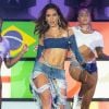 Anitta subiu ao Palco Mundo para fazer um dos shows mais aguardados do Rock in Rio 2019 com look elaborado pela Colcci em 5 de outubro de 2019
