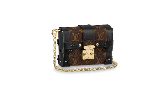 A minibag Louis Vuitton pode ser carregada na mão, transpassada no pescoço ou pendurada no peito. A peça custa 1.770 dólares no site da marca