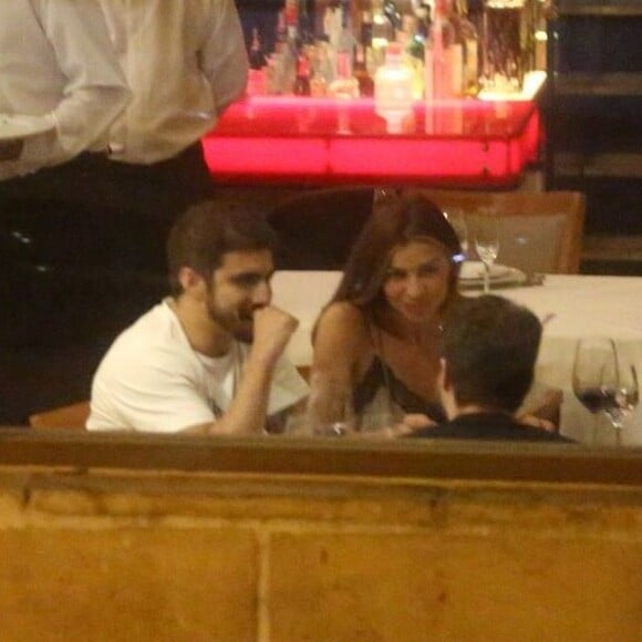 Grazi Massafera e Caio Castro foram flagrados juntos em restaurante do Rio de Janeiro em 5 de outubro de 2019