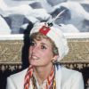 Mãe do príncipe William, Lady Di havia ganho um chapéu típico do Paquistão durante viagem em 1991