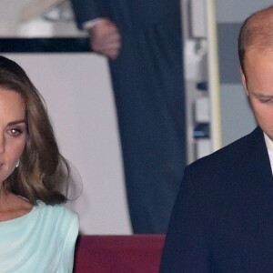 Kate Middleton já havia sido comparada à Lady Di por vestido usado no desembarque no Paquistão