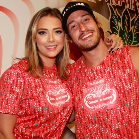 Vinicius Martinez é casado com Carol Dantas, com quem tem 1 filho
