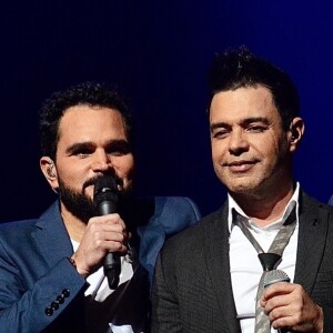 Zezé Di Camargo e Luciano se apresentaram em casa de espetáculo em São Paulo
