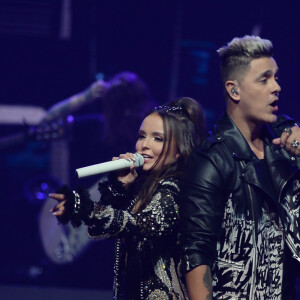 Larissa Manoela se apresenta com Joey Montana em novo show