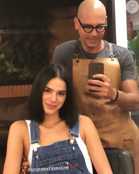 Bruna Marquezine renovou visual com o cabeleireiro Anderson Couto