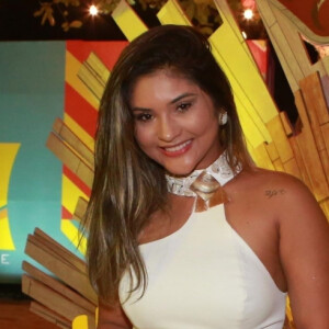 Mileide Mihaile e Neto Santos curtiram juntos o show de Wallas Arrais em Fortaleza