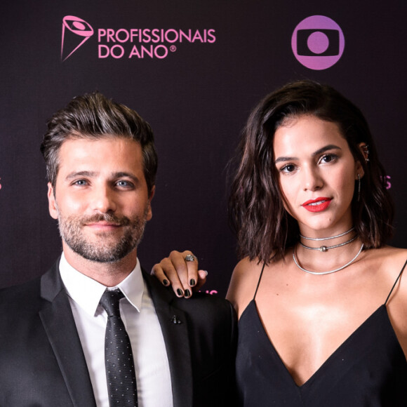 Amiga de Bruno Gagliasso, Bruna Marquezine mantém contrato com a Globo e salário de R$ 60 mil