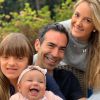 Filha de Ticiane Pinheiro e César Tralli, Manuella, de quase 4 meses, não economiza nos sorrisos em fotos