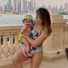 Thaeme Mariôto e a filha, Liz, de 6 meses, voltaram de recente viagem por Dubai