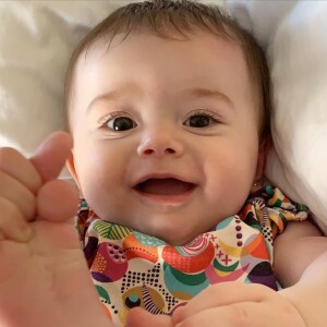 Thaeme Mariôto compartilha vários momentos da vida da filha, Liz, de 6 meses
