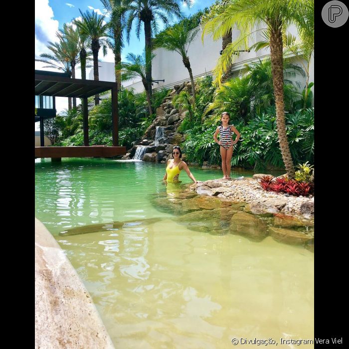 A piscina oficial da mansão de Rodrigo Faro chama atenção pela ...