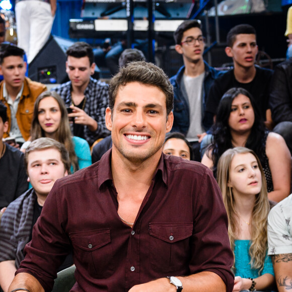 Alinne Moraes citou namoro com Cauã Reymond ao falar de novela