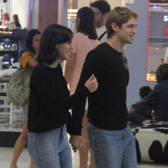 Gabriel Leone está com cabelo loiro para novo personagem no filme 'O Adeus do Comandante', do diretor Sergio Machado