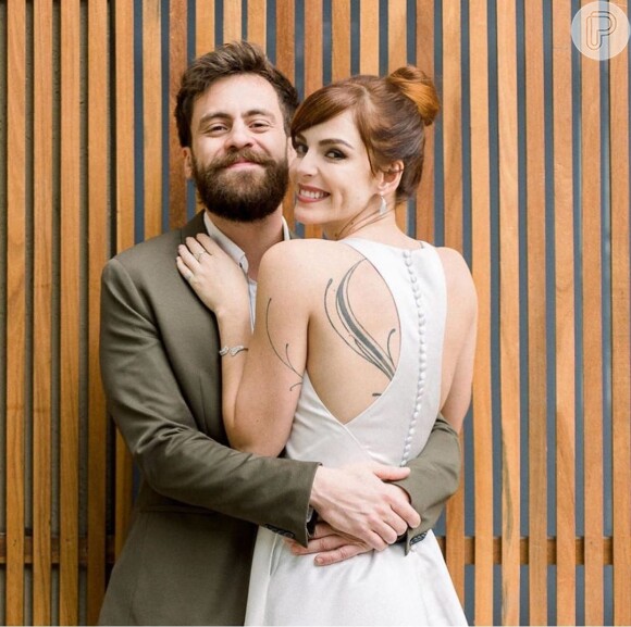 Titi Müller se casou em setembro com o músico Tomas Bertoni, da banda Scalene