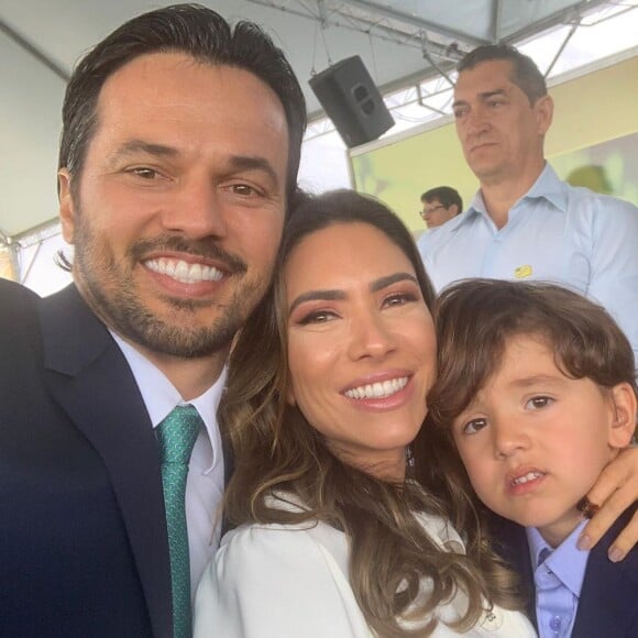 Filho mais velho de Patricia Abravanel, Pedro foi comparado ao irmão em foto na web