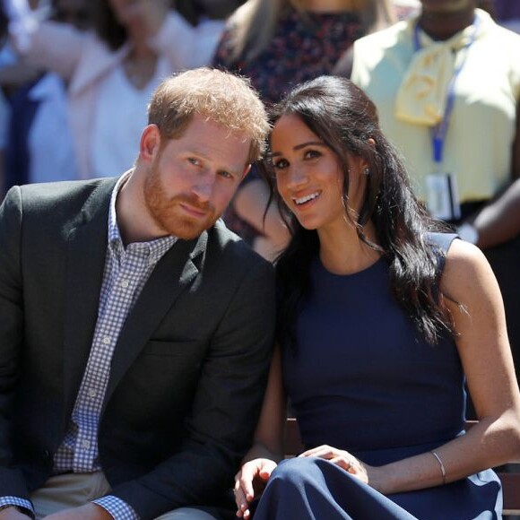 Meghan Markle homenageia filho e marido com joias sobre zodíaco dada por amiga
