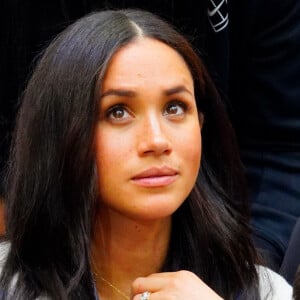 Meghan Markle entrega paixão por astrologia com acessório sobre família. Saiba detalhes em matéria nesta terça-feira, dia 26 de novembro de 2019