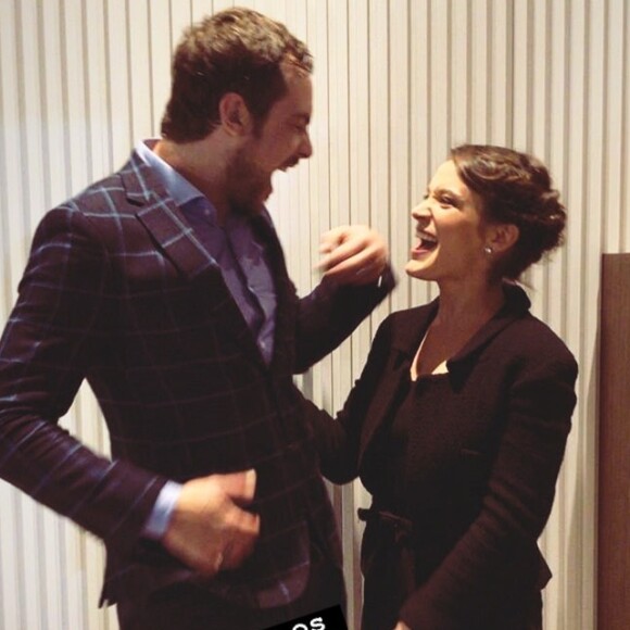 Bianca Bin investiu em uma produção total black da Chanel, joias Virginiana Tavares e bolsa A Brigitte Bordô