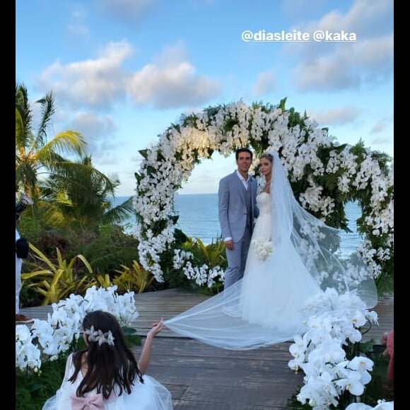 Carol Dias e Kaká trocaram alianças no Txai Resorts