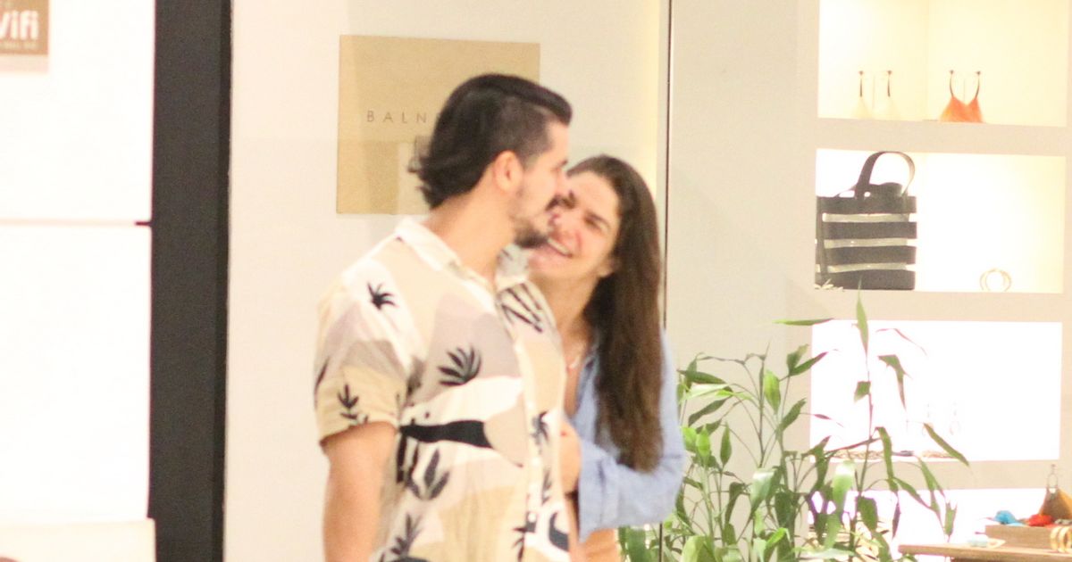 Priscila Fantin E O Marido Bruno Lopes Se Divertiram Passeio Em Shopping Do Rio De Janeiro