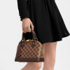 Bolsa Louis Vuitton dada à Gkay está à venda no site da marca por R$ 6,3 mil