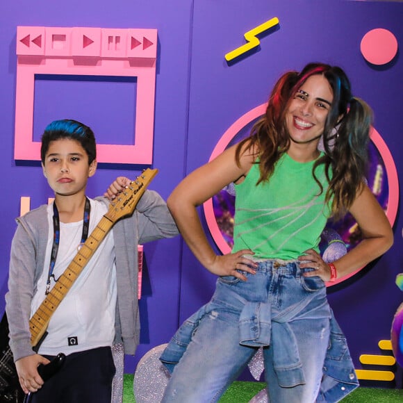 Wanessa Camargo e o filho mais velho, José Marcus, se divertiram na CCXP