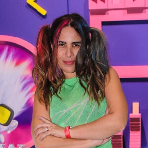 Wanessa Camargo apostou em jeans destroyed para visitar a CCXP