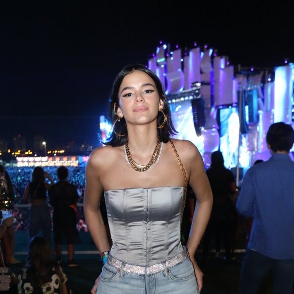 Bruna Marquezine afirmou fazer pedidos para as estrelas com frequência e acrescentou: 'Nnão acredito que só exista a gente, deve ter mais gente por aí, nesse Universo todo'