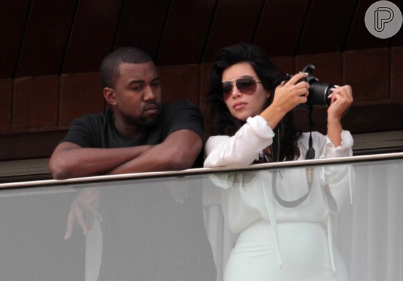 Kanye West e Kim Kardashian serão pais de uma menina. A socialite está grávida de 4 meses