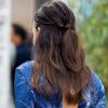 Penteado com trança: o cabelo solto ganha mais informação de moda com fios trançados no half bun