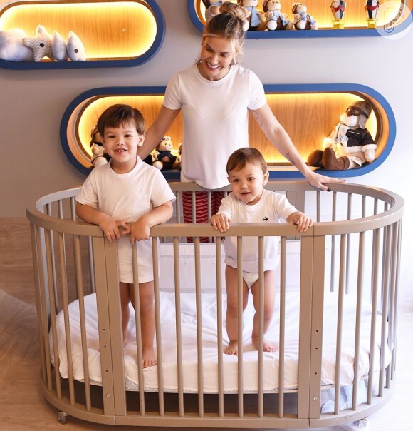 Andressa Suita mostrou momentos com os filhos, Gabriel e Samuel, na web