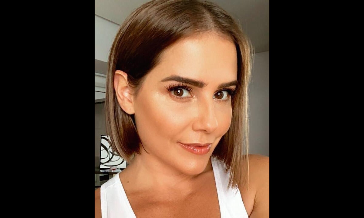 Foto: Deborah Secco apostou em cabelo curto long bob - Purepeople