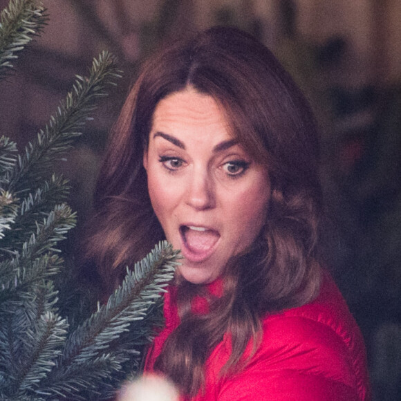Reação de Kate Middleton diante de carinho de William repercute na web nesta terça-feira, dia 17 de dezembro de 2019