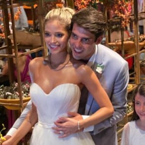 Kaká se declara em grego para mulher, Carol Dias, em casamento. Veja vídeo dos bastidores da festa!