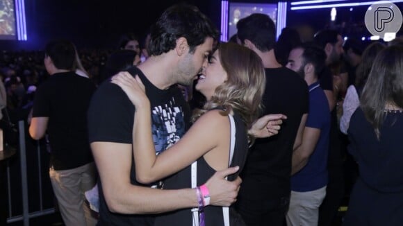 Jogador Kaká fala em grego ao se declarar para mulher, Carol Dias, em casamento. Veja vídeo do momento!