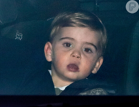 O crescimento de Louis, terceiro filho de Kate Middleton e Príncipe William, se destacou nas fotos