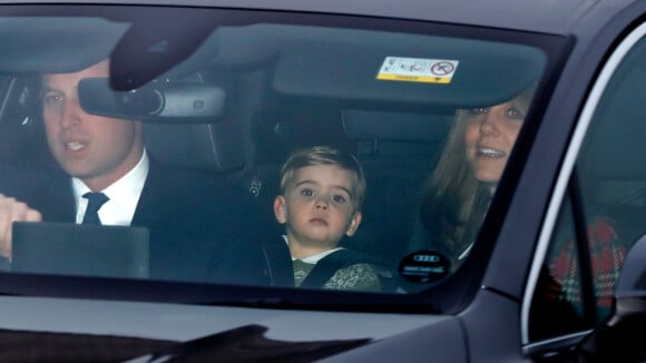 Louis cresceu! Caçula de Kate Middleton e William rouba cena com pais no carro