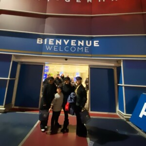 Mileide Mihaile foi com o filho, Yhudy, em jogo do Paris Saint-Germain