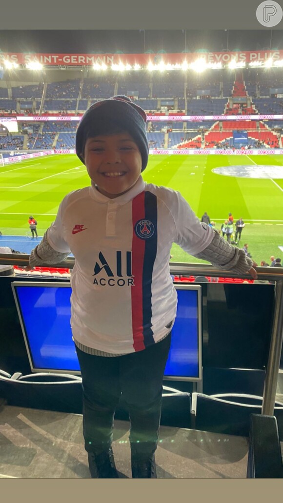 Filho de Wesley Safadão, Yhudy assistiu o jogo do time francês no camarote de Thiago Silva