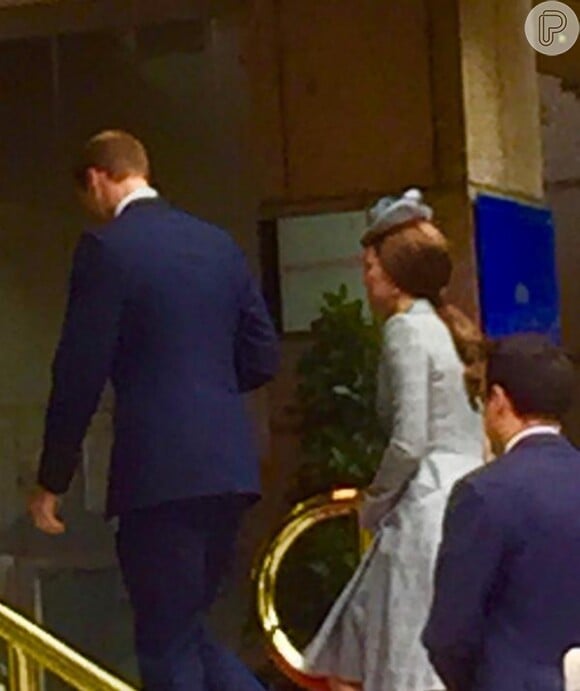 O príncipe William também participou do compromisso ao lado da mulher, Kate Middleton