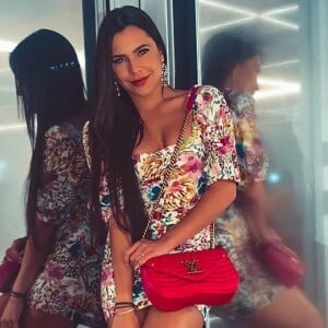 Emilly Araújo admite sobre gastos: 'Me arrependo de ter metido o louco com viagem, comprado um monte de besteiras que nunca vou usar. Poderia ter ponderado um pouco, mas só também'