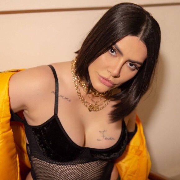 Cleo busca encarar com naturalidade as mudanças trazidas com o tempo: 'Você vai mudar, qual é o problema?'