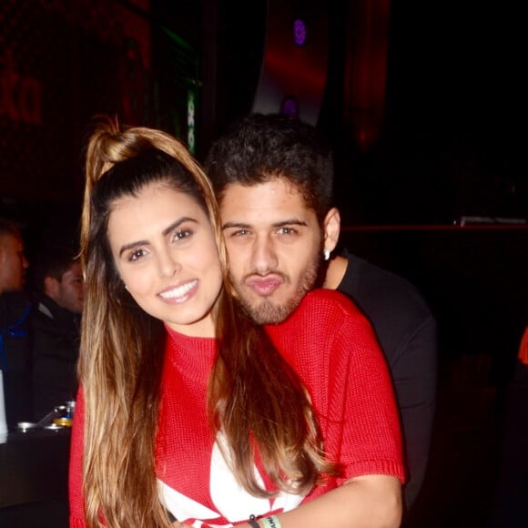 Bailarina do 'Domingão do Faustão', Isabella Arantes falou sobre o namoro com Zé Felipe