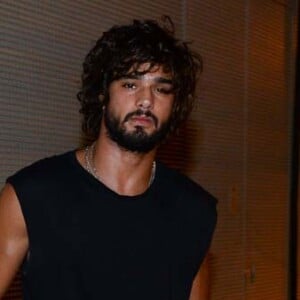 Marlon Teixeira, ex-namorado de Bruna Marquezine, e Sasha Meneghel agitaram os fãs ao posarem para ensaio fotográfico de uma cadeia de lojas