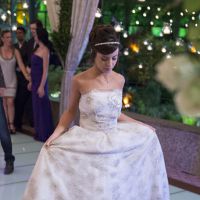 Veja detalhes do vestido de noiva de Andreia Horta em casamento de 'Império'