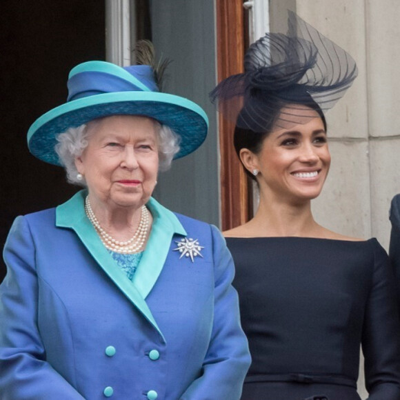 Rainha Elizabeth II quer reunião urgente após 'Megxit', como indicou a revista 'People' nesta quinta-feira, dia 09 de janeiro de 2020
