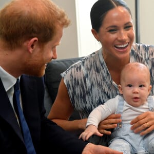 Meghan Markle está no Canadá com o filho e participará de reunião por telefone